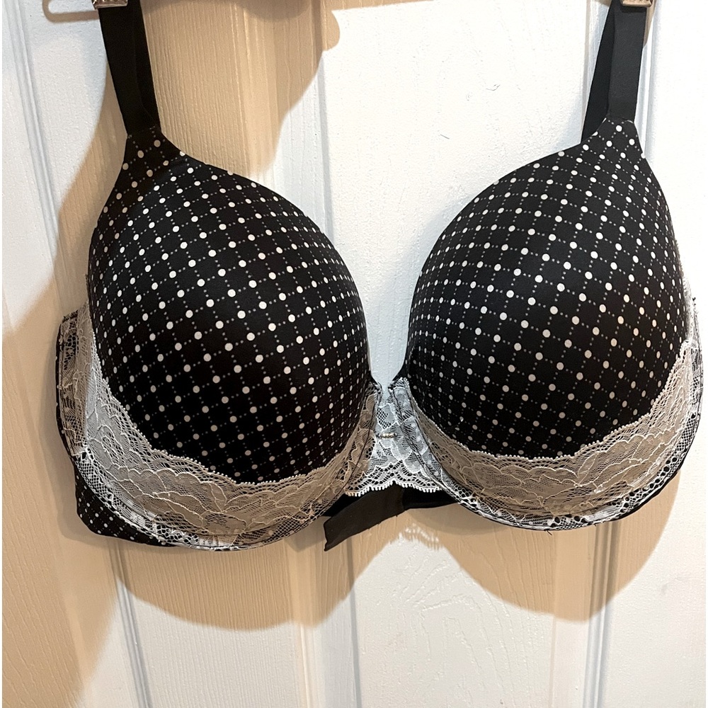 Victoria secret “Fabulous” line perfect coverage size 38DDD